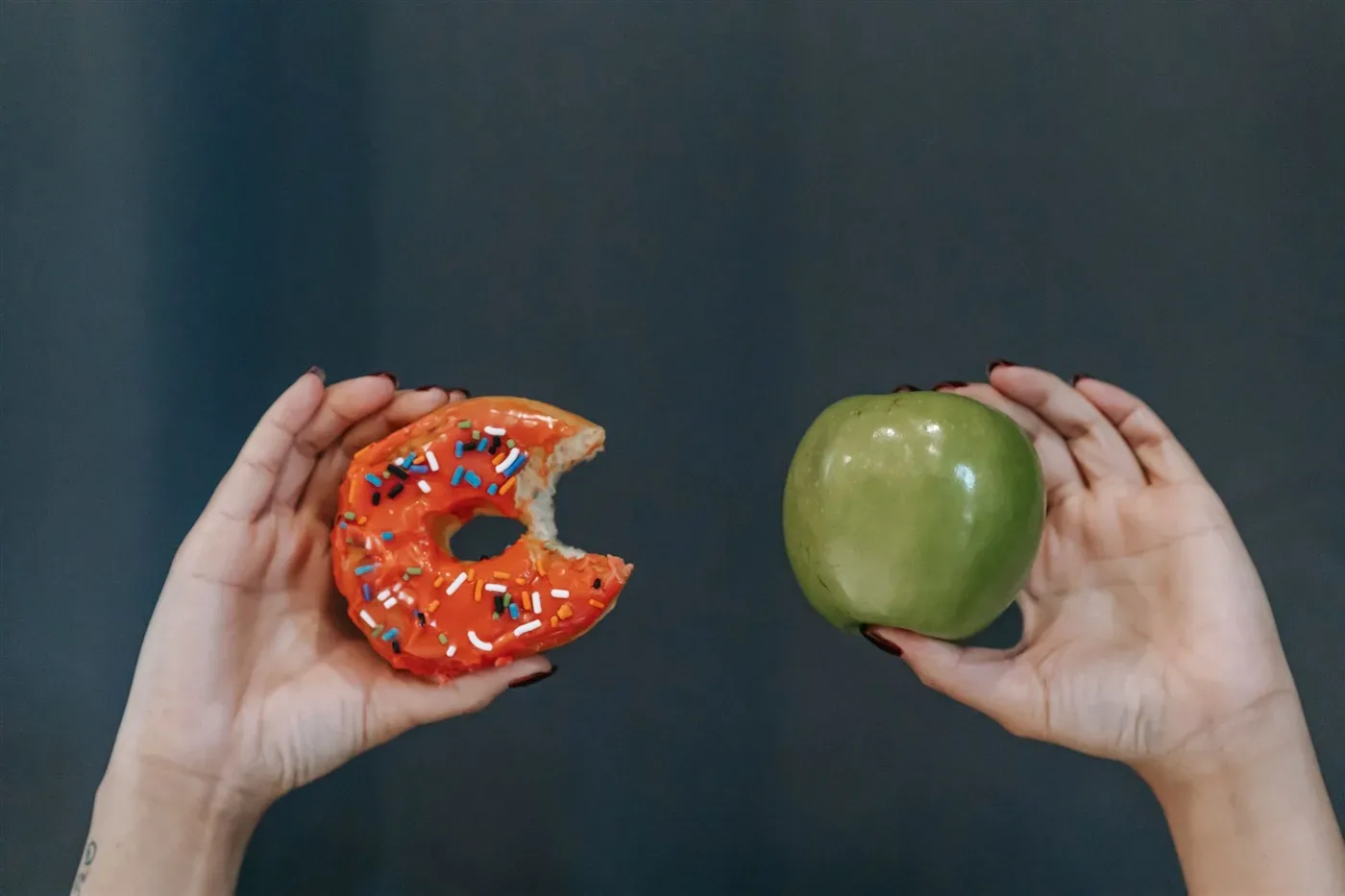Is chewing on one side harmful, what causes it and how can you change the habit?